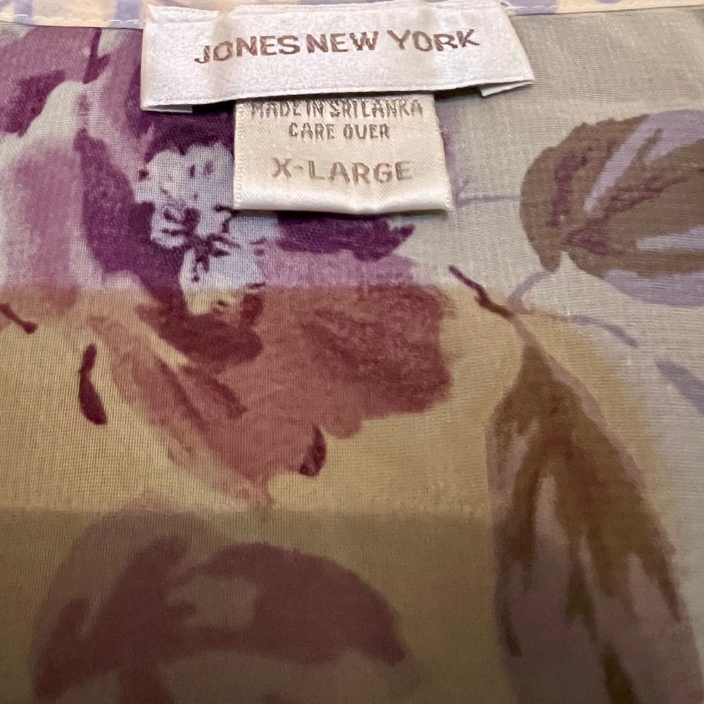 Jones New York Purple and Cream Floral Blouse - Picture 2 of 3
